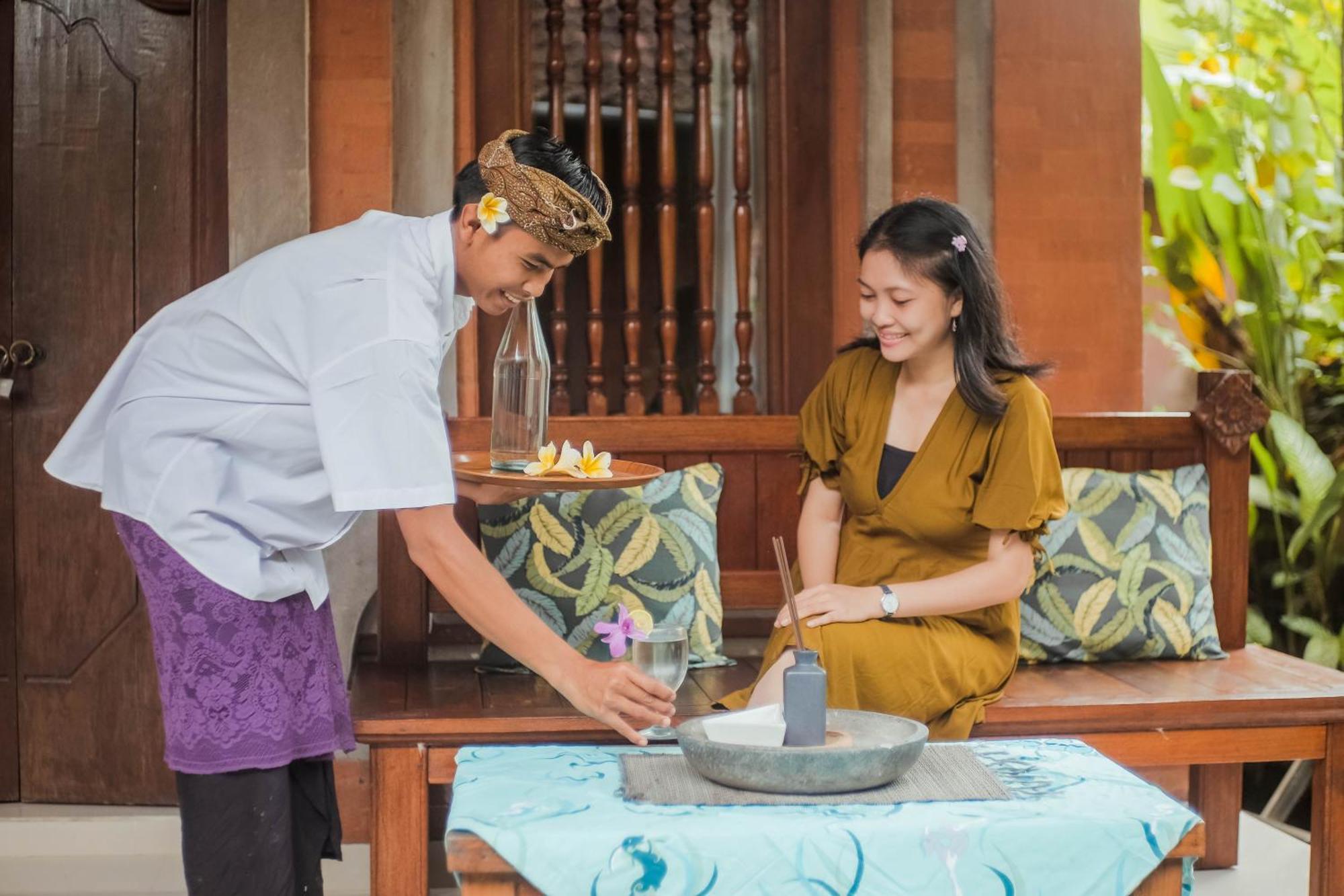Nirwa 1 Ubud Guesthouse Bagian luar foto