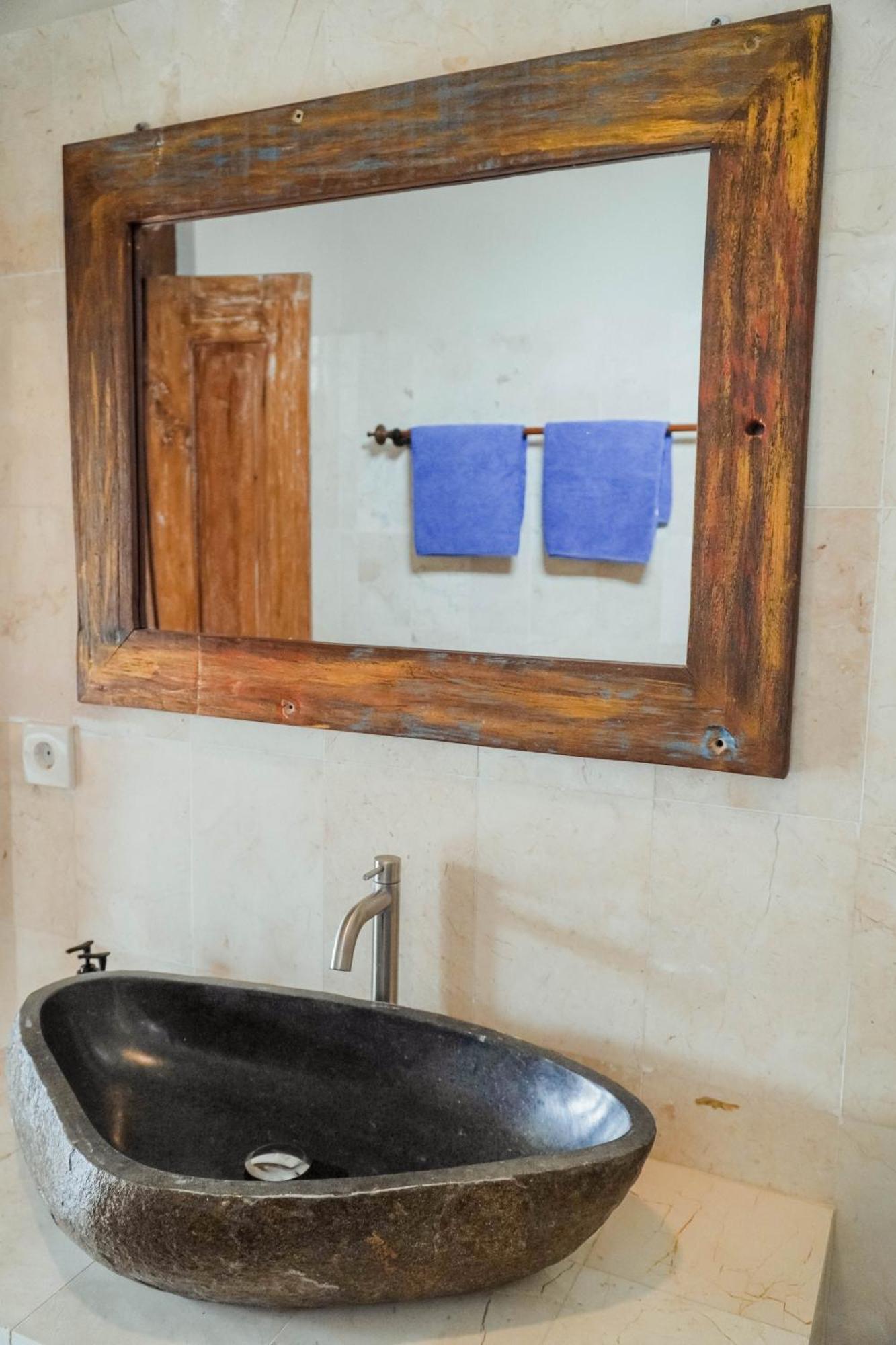 Nirwa 1 Ubud Guesthouse Bagian luar foto