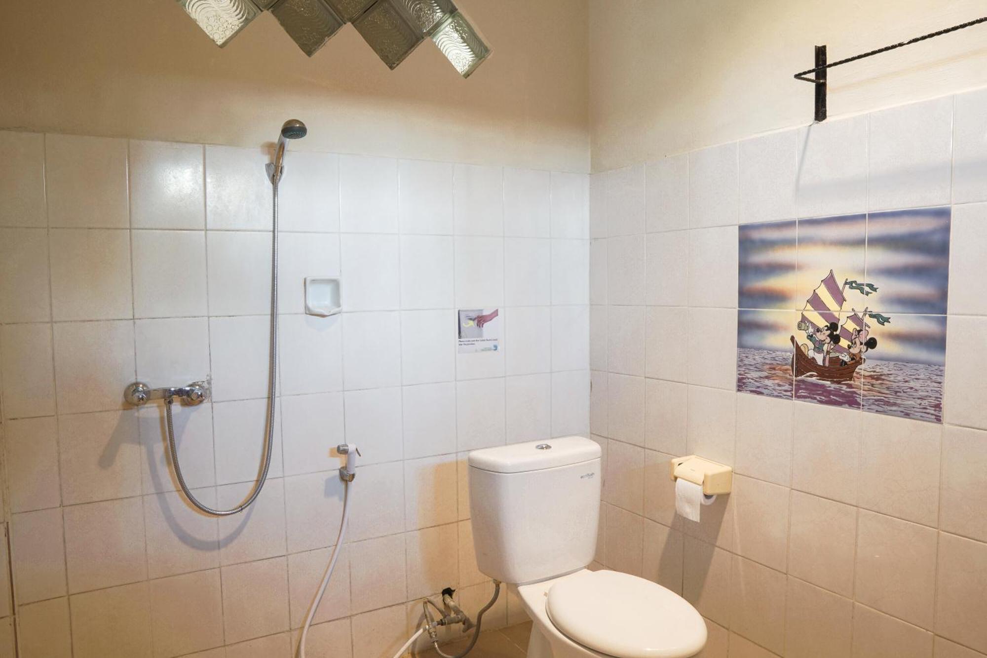 Nirwa 1 Ubud Guesthouse Ruang foto