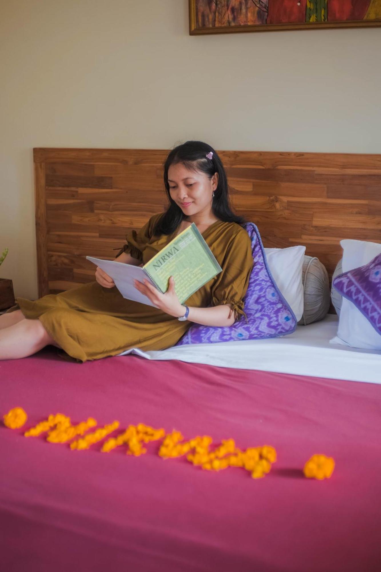 Nirwa 1 Ubud Guesthouse Ruang foto